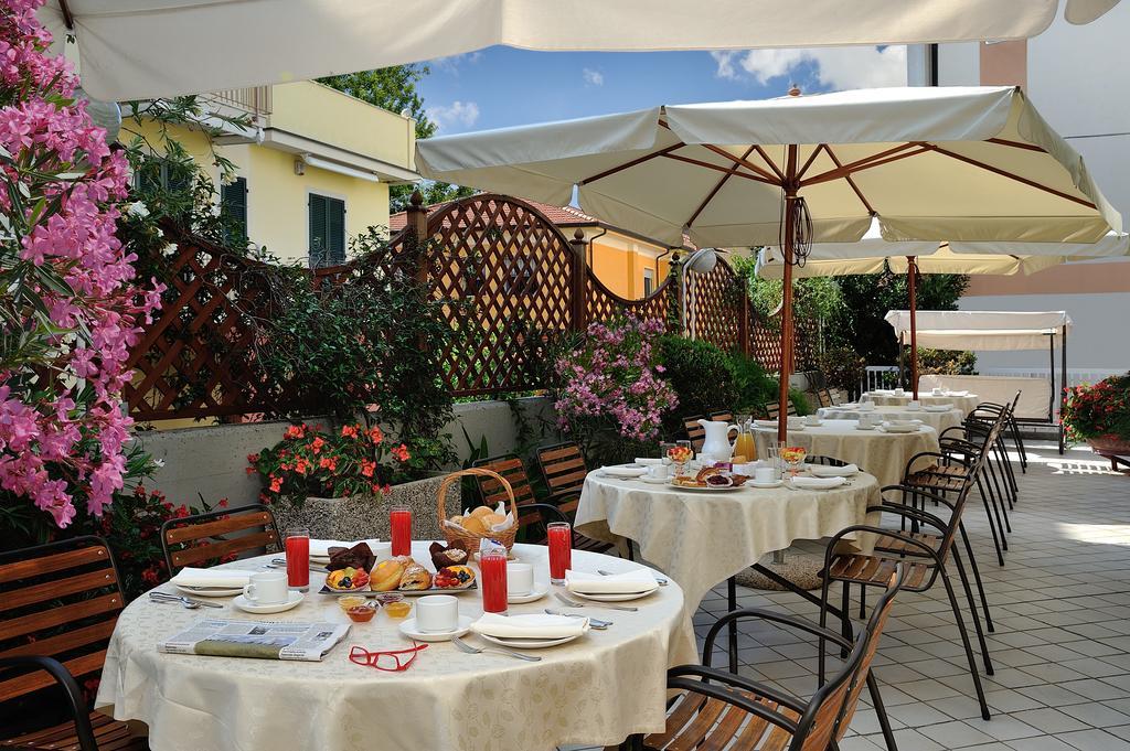 Corallo Wellness Hotel Diano Marina Exterior photo